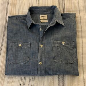 GAP Men's Chambray Blue Button-Down Shirt Lightweight Jean
